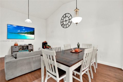 Купить виллу или дом в Катлер-Бей, Флорида 4 спальни, 151.06м2, № 2083621 - фото 18