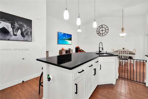Купить виллу или дом в Катлер-Бей, Флорида 4 спальни, 151.06м2, № 2083621 - фото 11