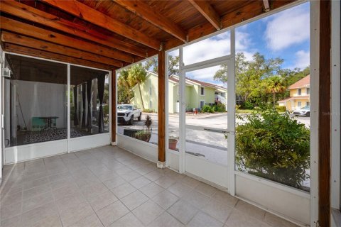 Townhouse in Saint Petersburg, Florida 2 bedrooms, 118.91 sq.m. № 2393424 - photo 15