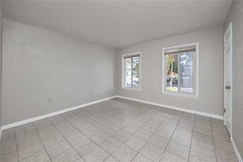 Townhouse in Saint Petersburg, Florida 2 bedrooms, 118.91 sq.m. № 2393424 - photo 28