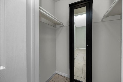 Townhouse in Saint Petersburg, Florida 2 bedrooms, 118.91 sq.m. № 2393424 - photo 25