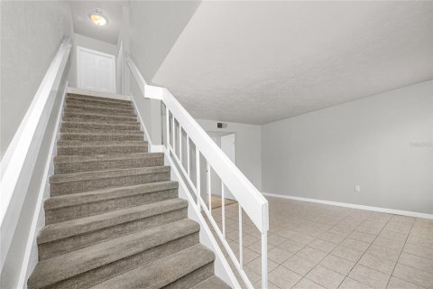 Townhouse in Saint Petersburg, Florida 2 bedrooms, 118.91 sq.m. № 2393424 - photo 18
