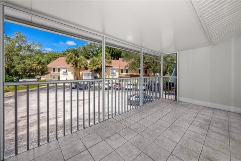 Townhouse in Saint Petersburg, Florida 2 bedrooms, 118.91 sq.m. № 2393424 - photo 20