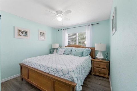 Casa en venta en Cape Coral, Florida, 4 dormitorios, 159.05 m2 № 2287685 - foto 27
