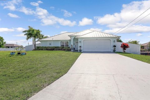 Casa en venta en Cape Coral, Florida, 4 dormitorios, 159.05 m2 № 2287685 - foto 10