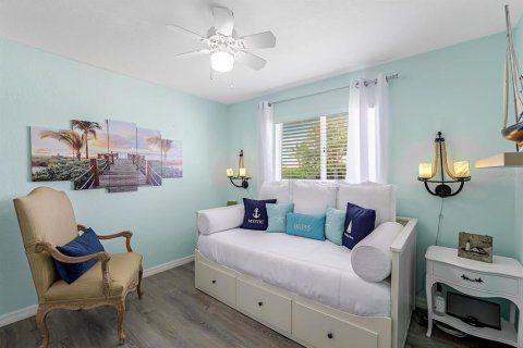 Casa en venta en Cape Coral, Florida, 4 dormitorios, 159.05 m2 № 2287685 - foto 26