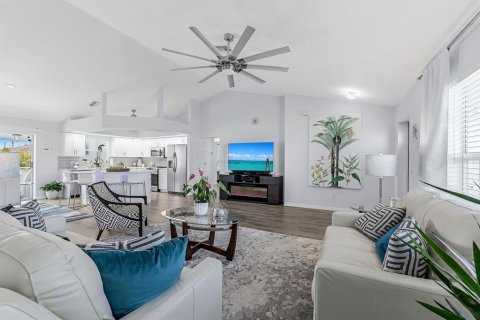 Casa en venta en Cape Coral, Florida, 4 dormitorios, 159.05 m2 № 2287685 - foto 13