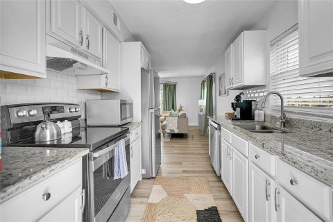 Immobilier commercial à vendre à Indian Rocks Beach, Floride: 6 chambres, 228.91 m2 № 1522021 - photo 6