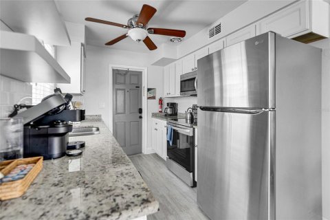 Immobilier commercial à vendre à Indian Rocks Beach, Floride: 6 chambres, 228.91 m2 № 1522021 - photo 4