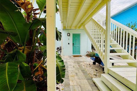 Immobilier commercial à vendre à Indian Rocks Beach, Floride: 6 chambres, 228.91 m2 № 1522021 - photo 1