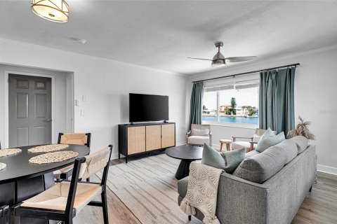 Immobilier commercial à vendre à Indian Rocks Beach, Floride: 6 chambres, 228.91 m2 № 1522021 - photo 16
