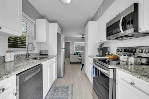 Immobilier commercial à vendre à Indian Rocks Beach, Floride: 6 chambres, 228.91 m2 № 1522021 - photo 17