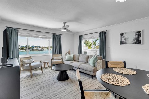 Immobilier commercial à vendre à Indian Rocks Beach, Floride: 6 chambres, 228.91 m2 № 1522021 - photo 12