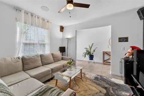 Villa ou maison à vendre à Riverview, Floride: 4 chambres, 244.8 m2 № 2208541 - photo 12