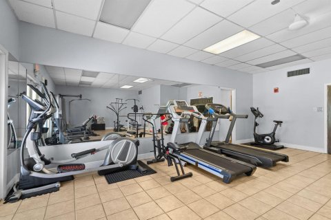 Condo in Lauderhill, Florida, 2 bedrooms № 2191577 - photo 13