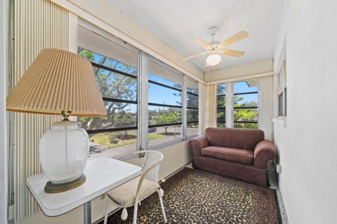 Condo in Lauderhill, Florida, 2 bedrooms № 2191577 - photo 9