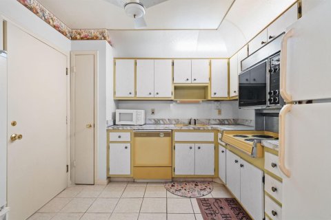 Condo in Lauderhill, Florida, 2 bedrooms № 2191577 - photo 4