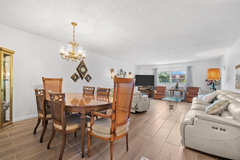 Condo in Lauderhill, Florida, 2 bedrooms № 2191577 - photo 3