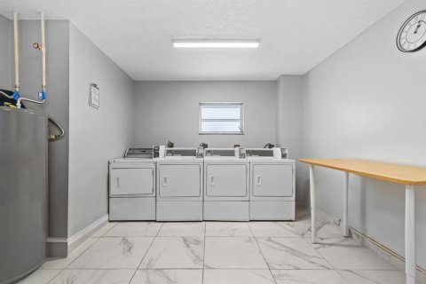 Condo in Lauderhill, Florida, 2 bedrooms № 2191577 - photo 12