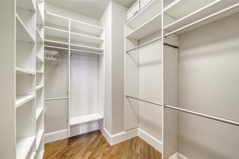 Condo in Sarasota, Florida, 4 bedrooms  № 2230432 - photo 27