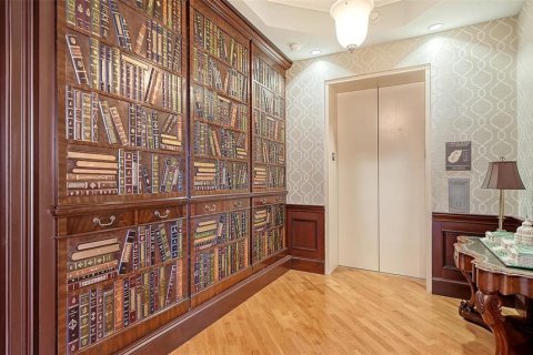 Condo in Sarasota, Florida, 4 bedrooms  № 2230432 - photo 5