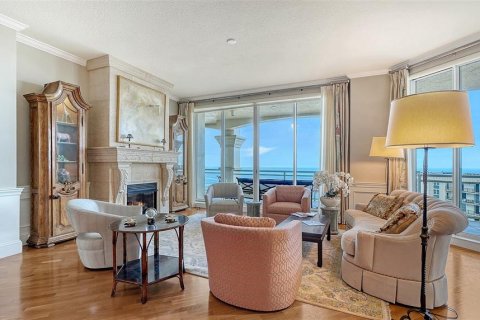 Condo in Sarasota, Florida, 4 bedrooms  № 2230432 - photo 11