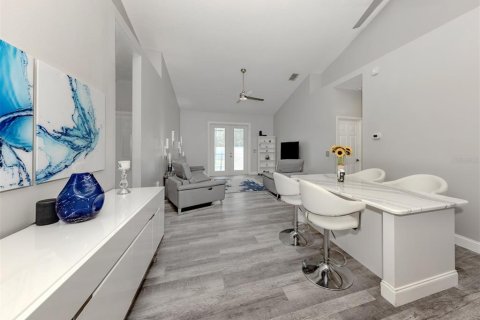 Villa ou maison à vendre à Lakewood Ranch, Floride: 3 chambres, 132.11 m2 № 1815018 - photo 6