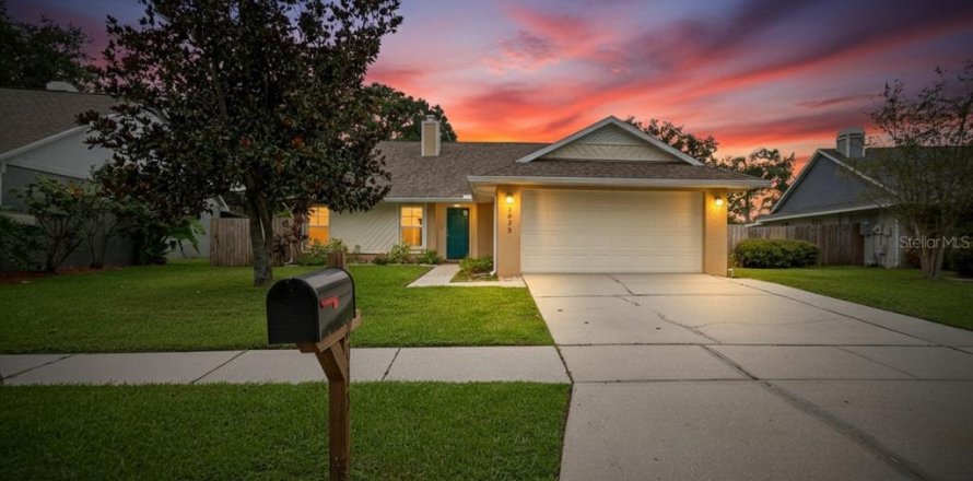 Casa en Brandon, Florida 3 dormitorios, 166.02 m2 № 1903749