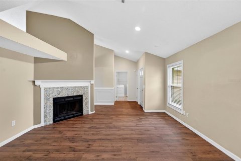 Casa en venta en Brandon, Florida, 3 dormitorios, 166.02 m2 № 1903749 - foto 8