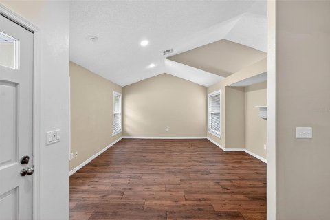 Casa en venta en Brandon, Florida, 3 dormitorios, 166.02 m2 № 1903749 - foto 5