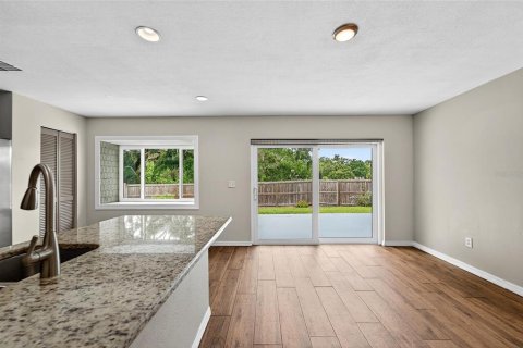 Casa en venta en Brandon, Florida, 3 dormitorios, 166.02 m2 № 1903749 - foto 18