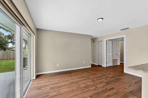 Casa en venta en Brandon, Florida, 3 dormitorios, 166.02 m2 № 1903749 - foto 19