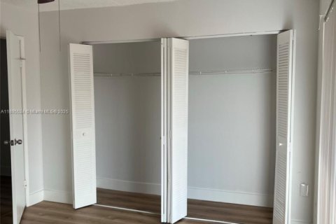 Copropriété à louer à Hialeah, Floride: 2 chambres, 98.1 m2 № 1933224 - photo 6