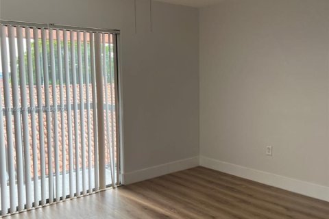 Copropriété à louer à Hialeah, Floride: 2 chambres, 98.1 m2 № 1933224 - photo 4