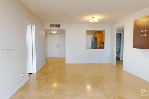 Condo in Hallandale Beach, Florida, 2 bedrooms  № 1971784 - photo 3