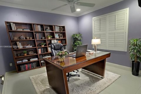 House in Coral Springs, Florida 4 bedrooms, 212.1 sq.m. № 2059319 - photo 17