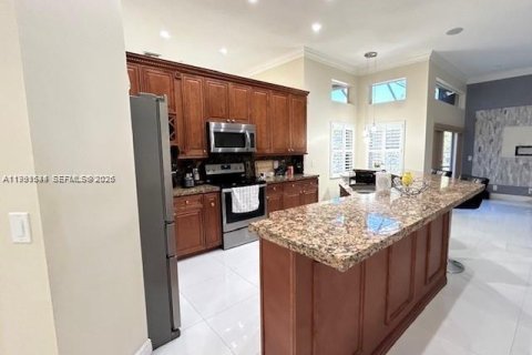 House in Coral Springs, Florida 4 bedrooms, 212.1 sq.m. № 2059319 - photo 7