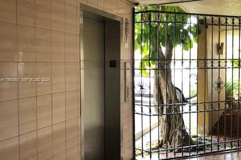 Apartment in Miami, Florida 1 bedroom, 71.44 sq.m. № 2009036 - photo 3