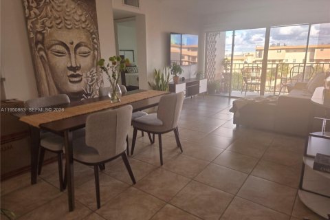 Apartment in Miami, Florida 1 bedroom, 71.44 sq.m. № 2009036 - photo 4