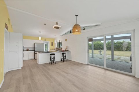 House in Placida, Florida 4 bedrooms, 210.14 sq.m. № 2115230 - photo 20