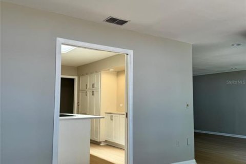 Casa en venta en Winter Haven, Florida, 5 dormitorios, 323.49 m2 № 2339487 - foto 30