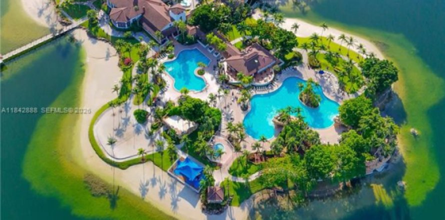 Condominio en Doral, Florida, 3 dormitorios  № 2054672