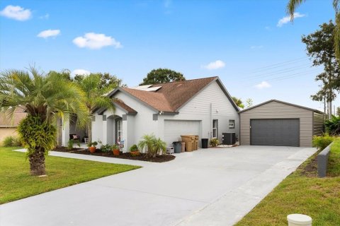 Villa ou maison à vendre à Clermont, Floride: 4 chambres, 233.56 m2 № 1845251 - photo 2