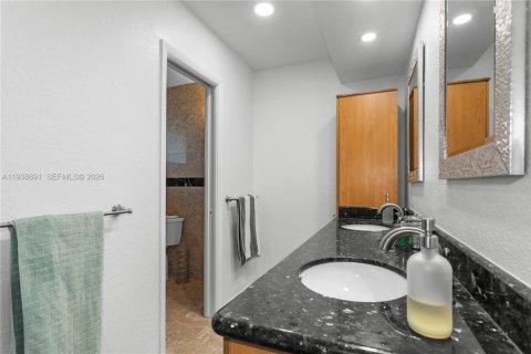 Casa en venta en Hollywood, Florida, 4 dormitorios, 212.28 m2 № 2054280 - foto 22
