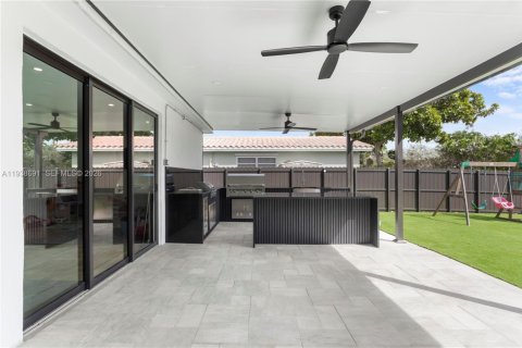 Casa en venta en Hollywood, Florida, 4 dormitorios, 212.28 m2 № 2054280 - foto 18