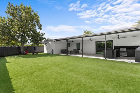 Casa en venta en Hollywood, Florida, 4 dormitorios, 212.28 m2 № 2054280 - foto 28