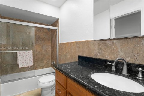 Casa en venta en Hollywood, Florida, 4 dormitorios, 212.28 m2 № 2054280 - foto 25