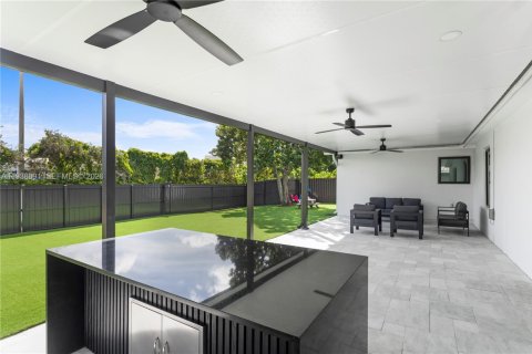 Casa en venta en Hollywood, Florida, 4 dormitorios, 212.28 m2 № 2054280 - foto 14