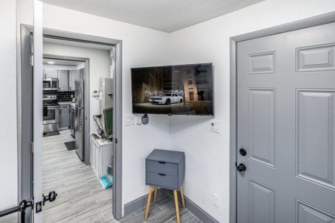 Casa en alquiler en Orlando, Florida, 3 dormitorios, 94.11 m2 № 528145 - foto 21