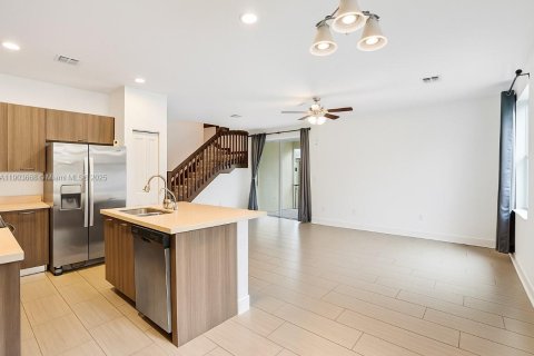 Villa ou maison à vendre à Tamarac, Floride: 3 chambres, 171.13 m2 № 1955890 - photo 6